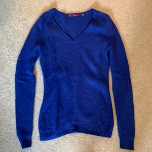 Cashmere cable knit! Very cozy and in great condition. Size M.